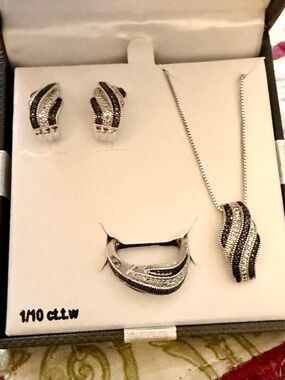 Sterling Silver Black & White Wave Pendant Necklace, Ring & Earring Set